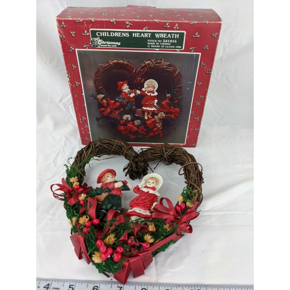 Christmas Around the World Childrens Heart‎ Wreath